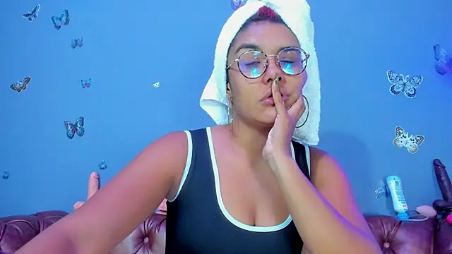 Kaira mosse online show from April 7, 11:01 am