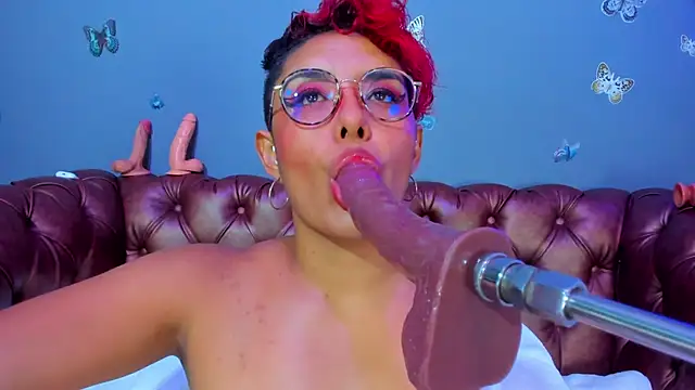 Kaira mosse online show from June 4, 2:43 pm