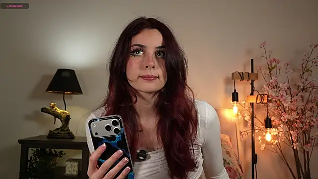 h0neyyykate online show from April 18, 9:23 am