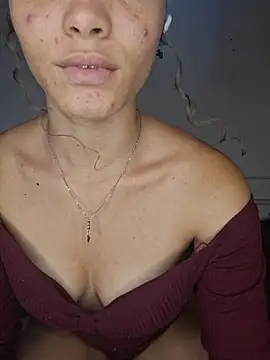 HelenHoltz online show from December 4, 7:03 pm