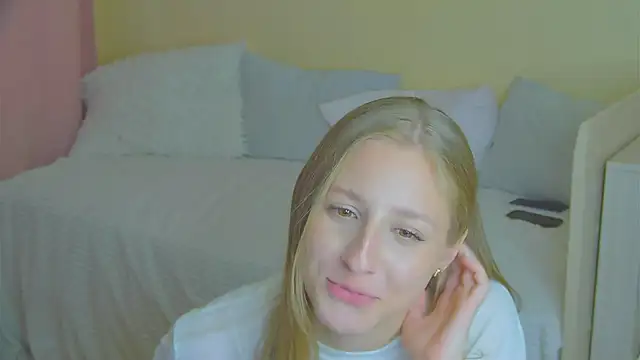 BritneyCruze online show from September 9, 1:33 pm