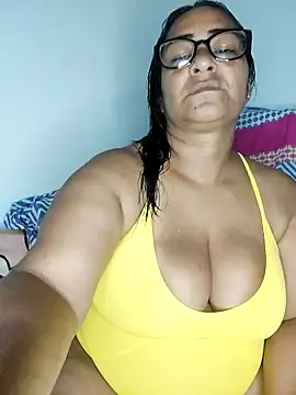 Snapshot of sexy_hot_carol chatting on October 19, 11:18 pm sexy hot carol online show from October 19, 11:18 pm