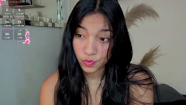 Saray reyes online show from October 23, 12:44 pm