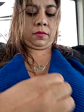 Laura-Hernandez online show from December 4, 3:24 pm