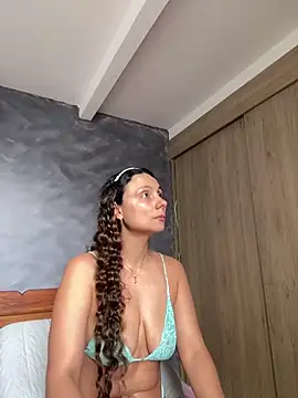 MafeeRoss online show from March 31, 6:41 pm