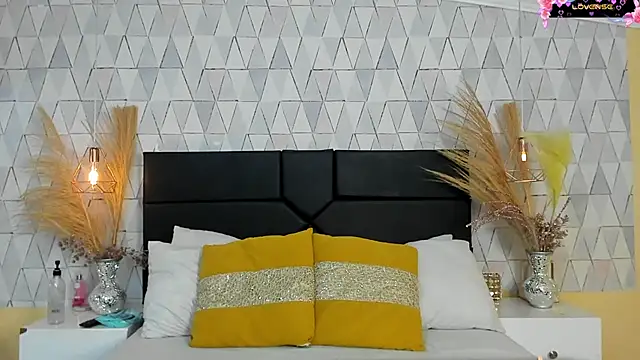 JustinePerry online show from March 19, 4:06 am