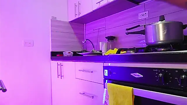 Xgirlxxx online show from October 20, 9:40 pm