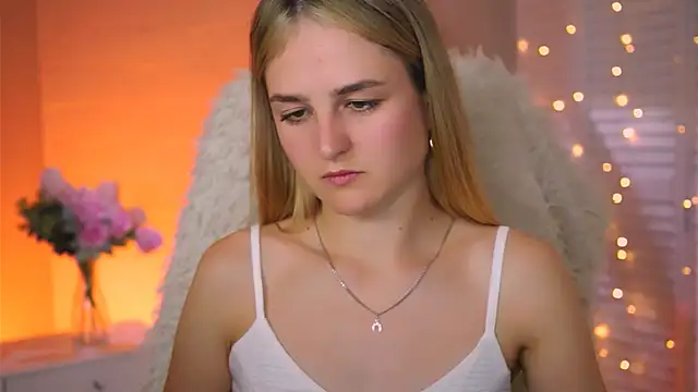 DeboraLarson online show from September 21, 6:45 am