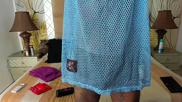 bigblackhotx1 online show from November 15, 3:35 pm