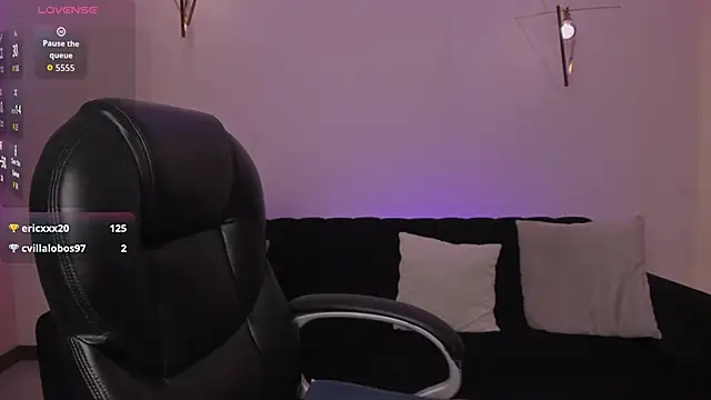 StacyWoods online show from April 1, 1:41 pm