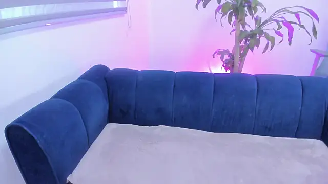 angelrossss online show from July 8, 8:11 pm