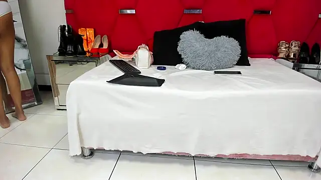 AmiraDulcee online show from October 12, 3:25 pm