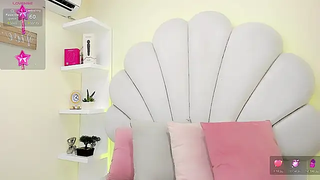 CandyJoselyn online show from April 17, 1:24 pm