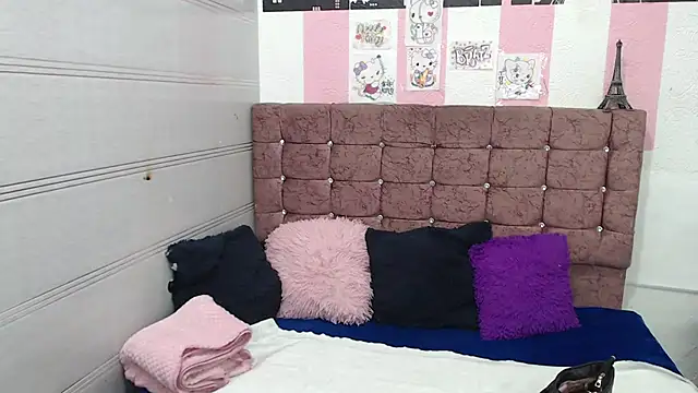 Snapshot of sara_caplerx chatting on October 6, 2:01 pm sara caplerx online show from October 6, 2:01 pm