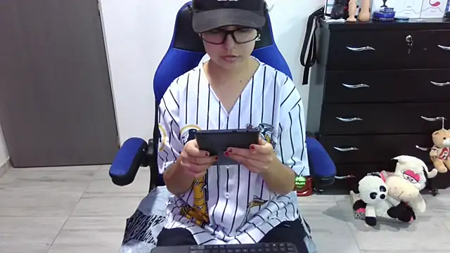 thomascooper7 online show from December 1, 2:04 am