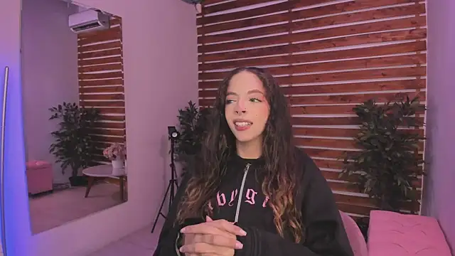 Sapphire Venuss online show from November 27, 2:14 am