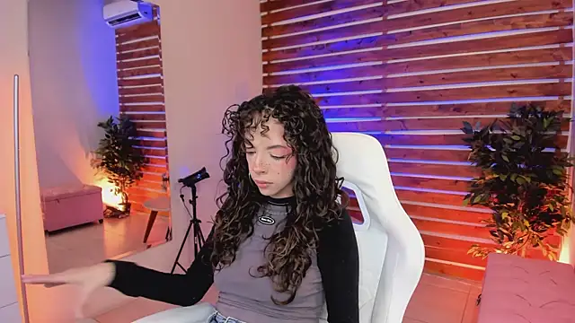 Sapphire Venuss online show from March 8, 1:13 am