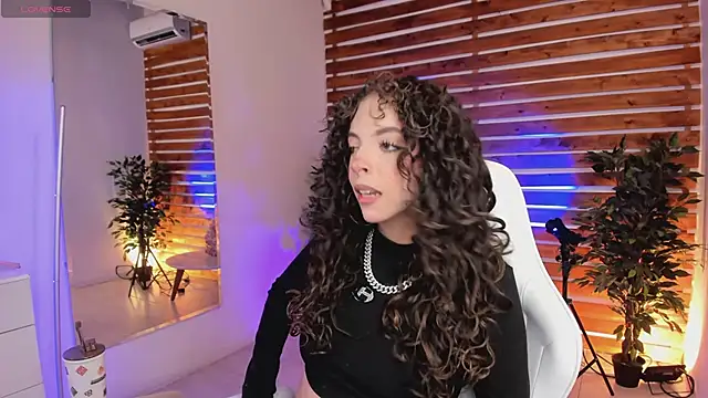 Sapphire Venuss online show from April 12, 1:41 am