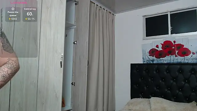 lily f00x online show from April 21, 12:34 pm