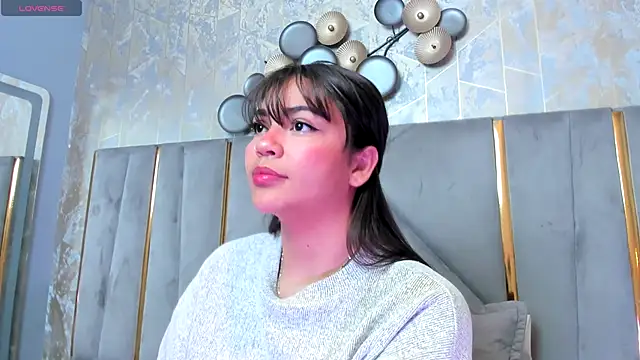 KimDevinne online show from December 19, 2:05 am