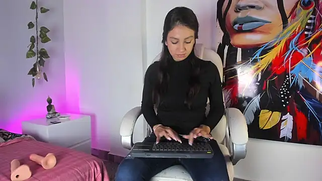 Luci And Sofi online show from November 4, 3:28 pm