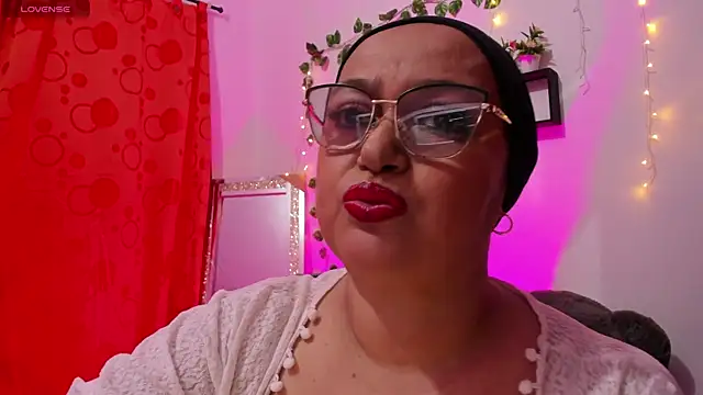 Gia Nahomi online show from January 12, 10:48 pm