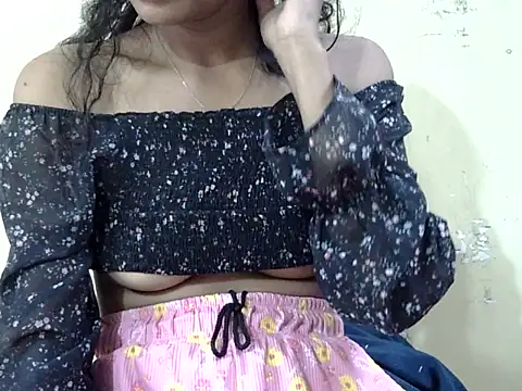 Snapshot of manisha_baby chatting on October 13, 9:01 am manisha baby online show from October 13, 9:01 am