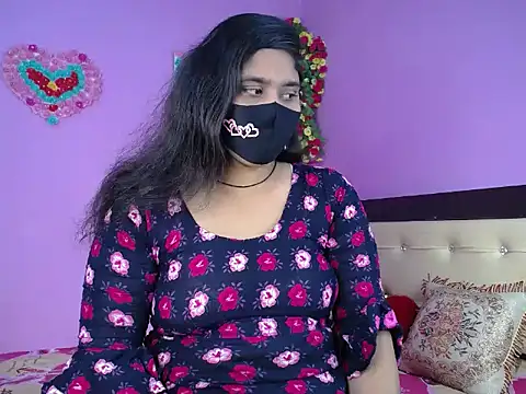 Hot Maleka online show from February 4, 4:10 pm
