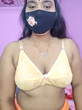 Hot Maleka online show from October 12, 1:30 am