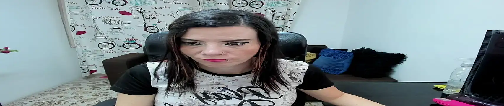 DanaaRey online show from November 6, 4:35 pm