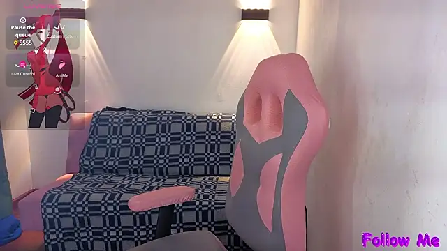 vittorialombardi   online show from March 25, 1:36 pm