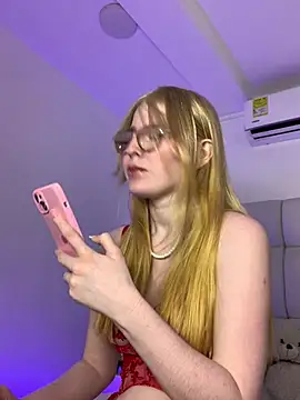 Alexa Handler online show from April 20, 7:50 pm