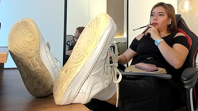 alma fenix online show from October 31, 12:53 pm