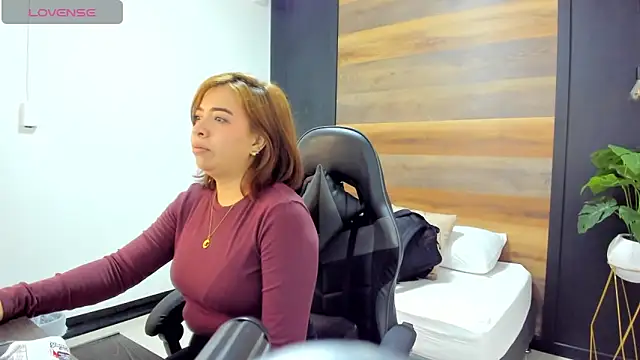 alma fenix online show from September 19, 1:32 pm