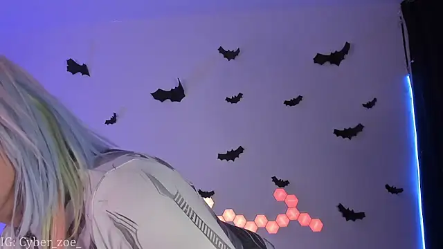 cyberzoe online show from November 14, 5:13 pm