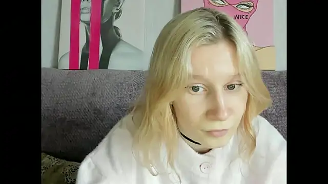 Snapshot of EnigmaSee chatting on September 11, 8:36 am EnigmaSee online show from September 11, 8:36 am