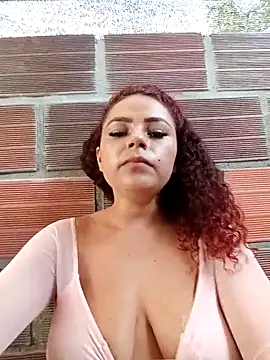 Snapshot of Mommy-Hot chatting on October 7, 4:22 pm Mommy-Hot online show from October 7, 4:22 pm