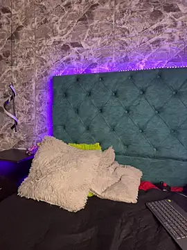 Melany Williams online show from January 8, 5:50 pm