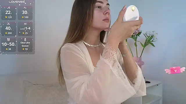Snapshot of chloi_hes chatting on September 13, 10:01 am chloi hes online show from September 13, 10:01 am