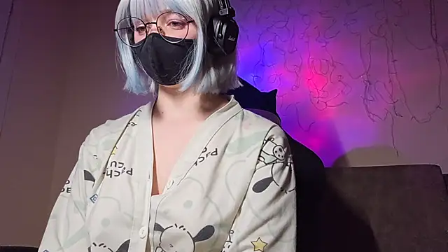 DanaWard online show from December 1, 8:55 pm