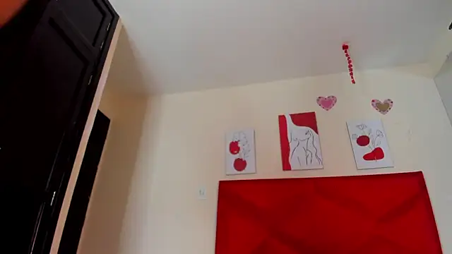 DakotaHoland online show from March 12, 6:05 am