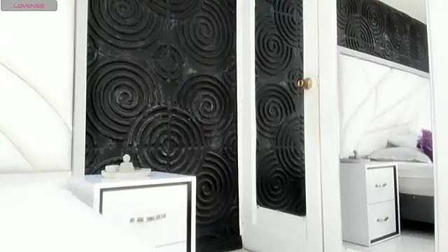 AbigailWilliams  online show from November 17, 11:22 am