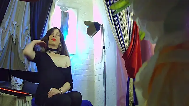 Mary Loon online show from September 21, 7:01 pm