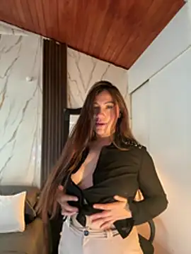 emmily d online show from April 4, 7:45 pm