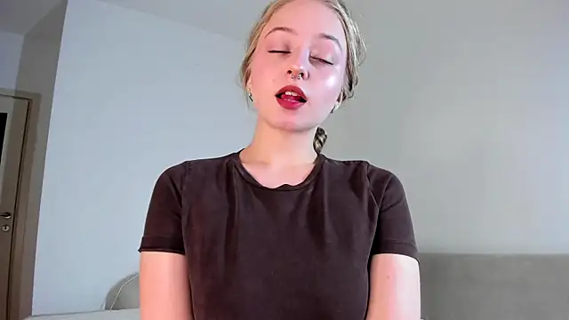 MiaMews online show from November 12, 12:36 pm