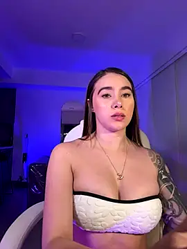 Snapshot of Lanataylor- chatting on September 25, 1:48 am Lanataylor- online show from September 25, 1:48 am