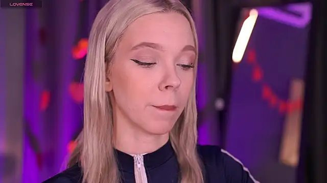  AlinaBailey online show from February 15, 7:51 am