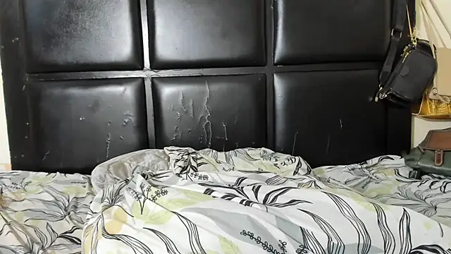 Sweetdelight86 online show from February 3, 6:40 am