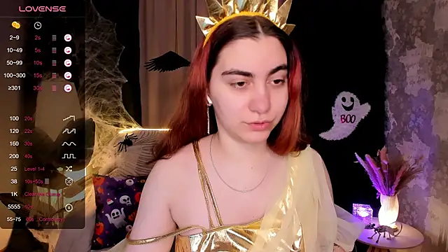 hannacheekss  online show from October 31, 6:26 am