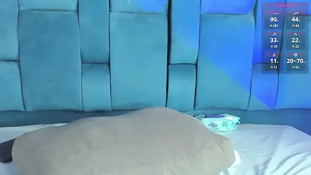 mia  fernandez online show from September 15, 7:43 pm